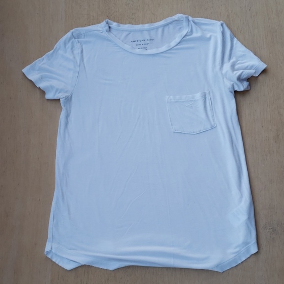 American Eagle Outfitters Tops - American Eagle front pocket t-shirt